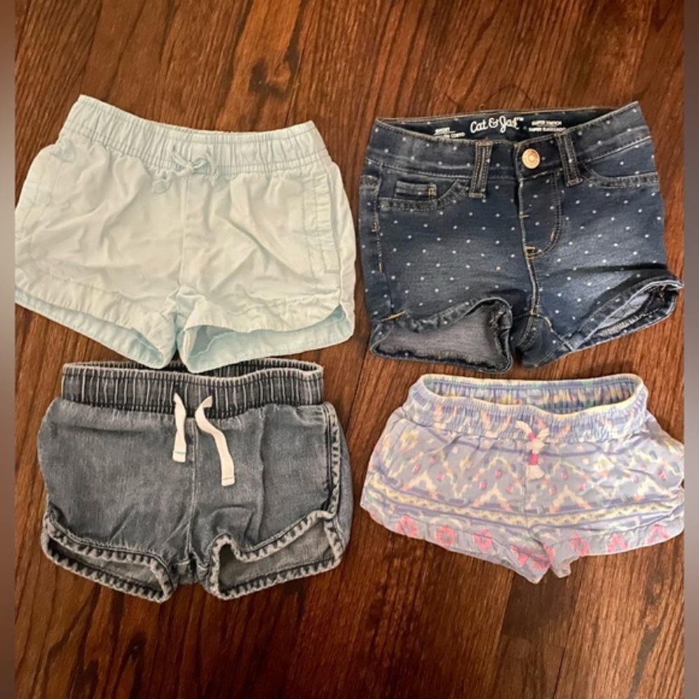 Bundle of girls’ toddler shorts 18 months
